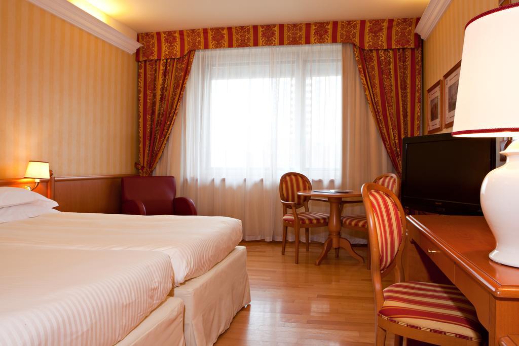 Atahotel Executive Milano Rum bild